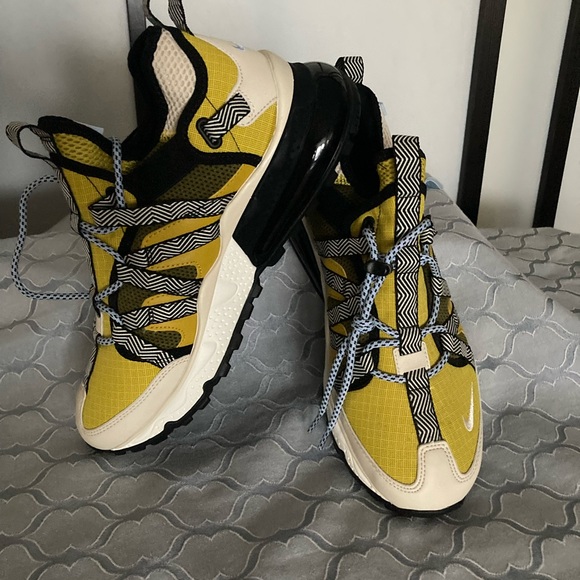 NWOB, NIKE AIRMAX 270 men’s athletic shoe - Picture 2 of 6